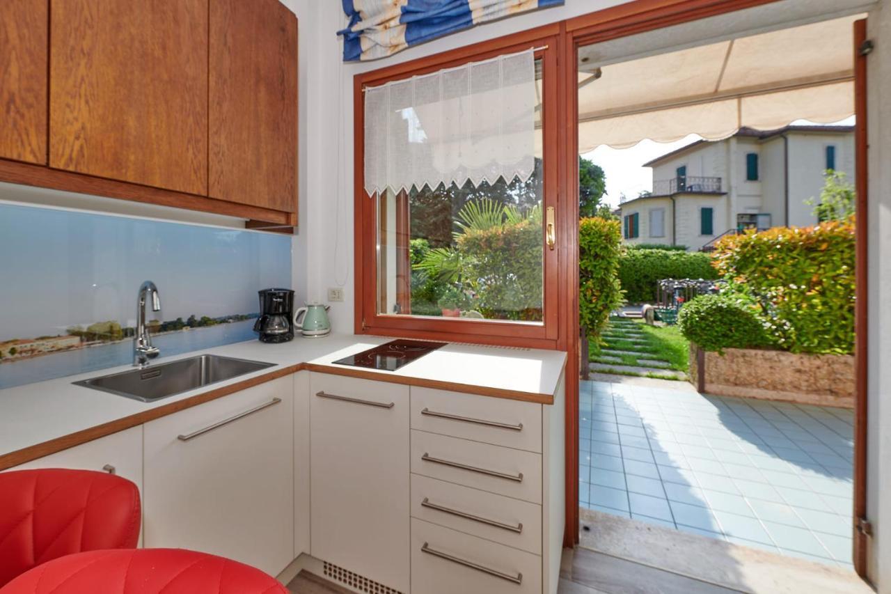 Front Lake Studio With Loft Bed And Pool Bardolino Luaran gambar