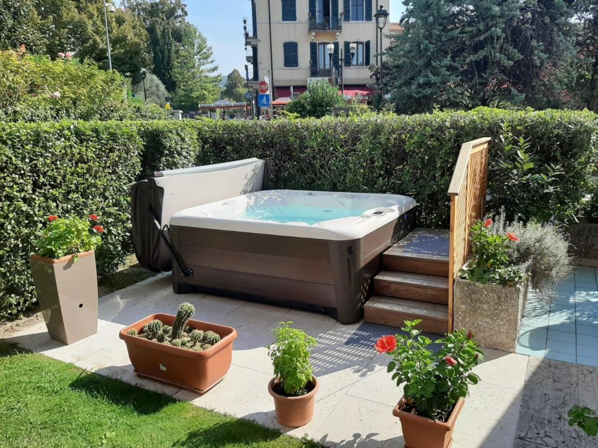 Front Lake Studio With Loft Bed And Pool Bardolino Luaran gambar